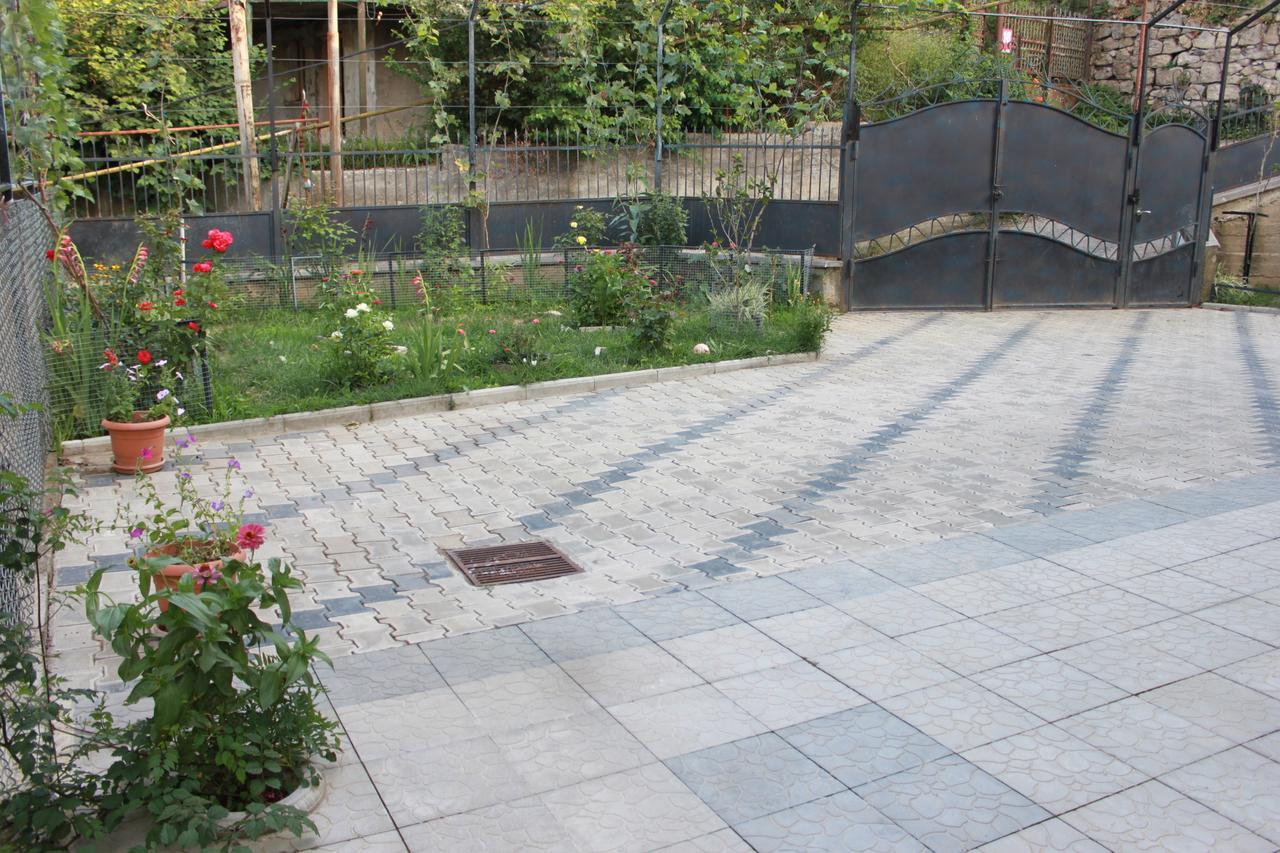 Makos Guest House Kutaisi Exterior foto